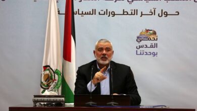 Imagem colorida mostra líder político do Hamas durante uma coletiva de imprensa - Metrópoles