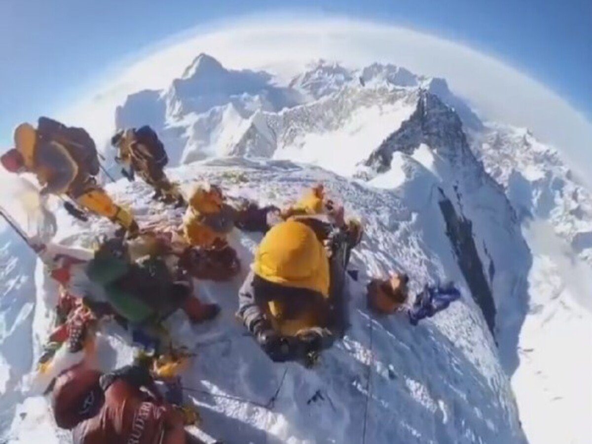 Monte Everest é gravado em 360º por alpinistas